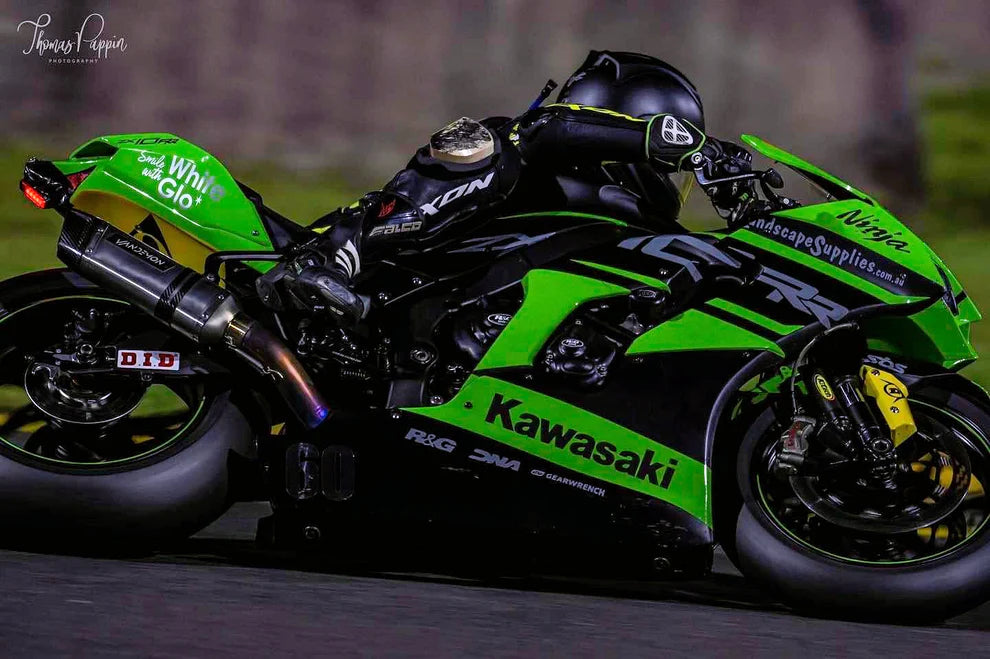 Escape de titanio y silenciador de fibra de carbono Vandemon Performance para Kawasaki ZX10R y ZX10RR (2011-2024)