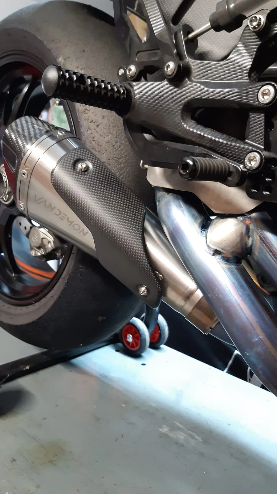 Kit de escape Vandemon Performance para Ducati Panigale V4S y V4R de titanio (2018-20)