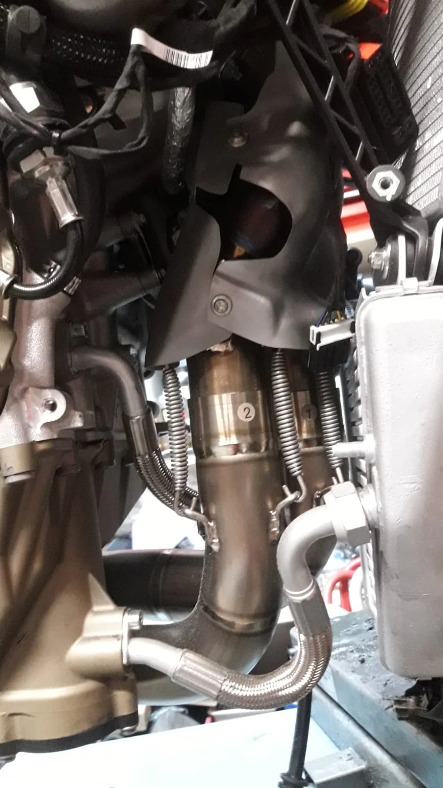 Kit de escape Vandemon Performance para Ducati Panigale V4S y V4R de titanio (2018-20)