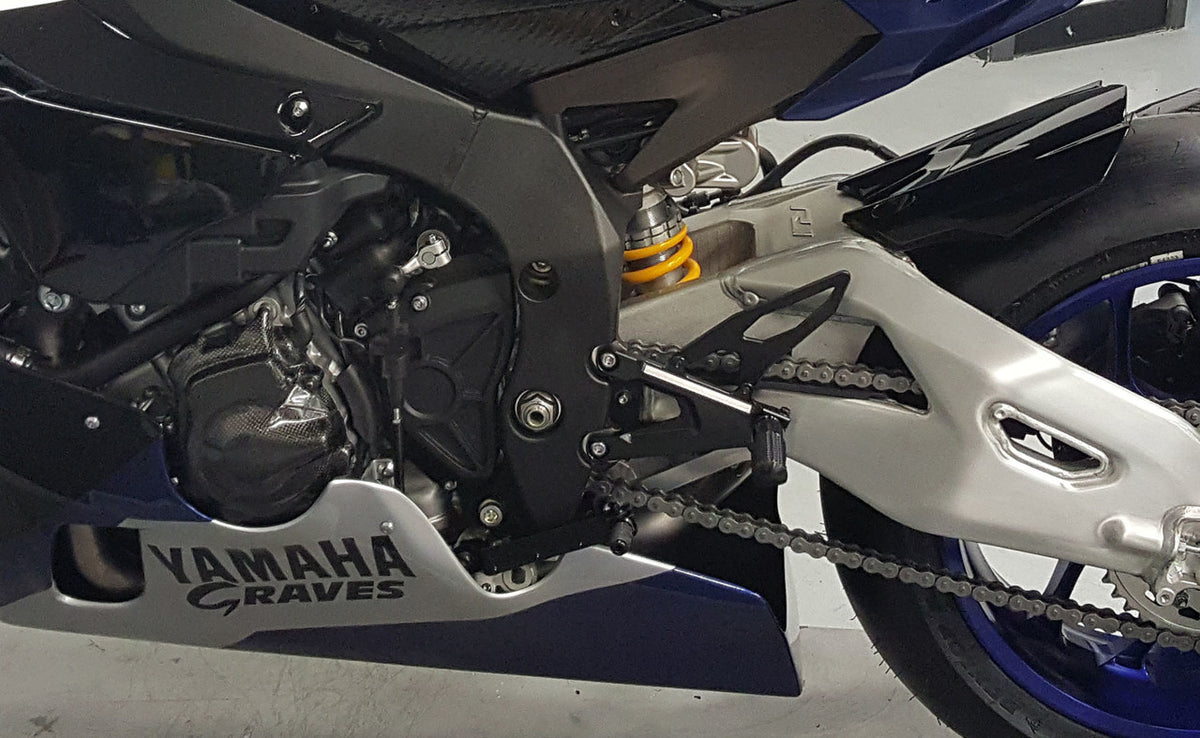 Reposapiés traseros fijos Graves Motorsports Yamaha R1 2015-2023