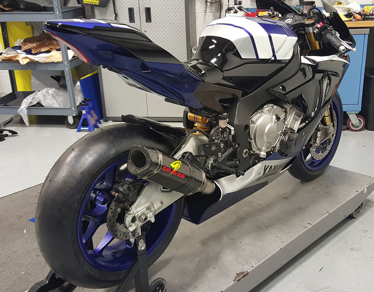 Reposapiés traseros fijos Graves Motorsports Yamaha R1 2015-2023