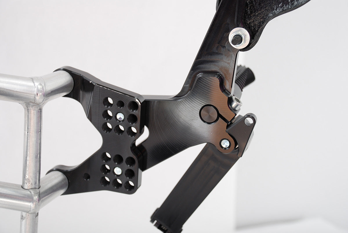 Reposapiés traseros ajustables Graves Motorsports para Yamaha R6 (2006-2022)