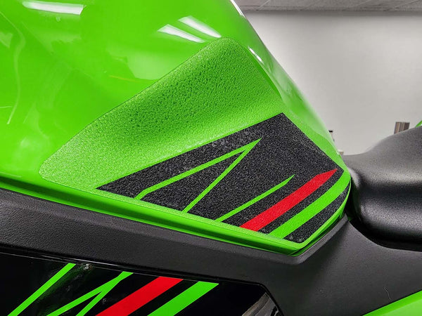 Graves-Kawasaki-ZX4RR-Tank-