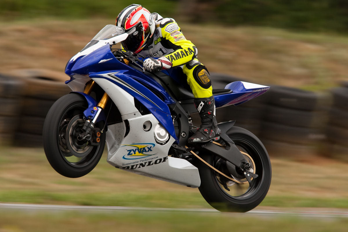 Reposapiés traseros fijos Graves Motorsports Yamaha R6 WORKS