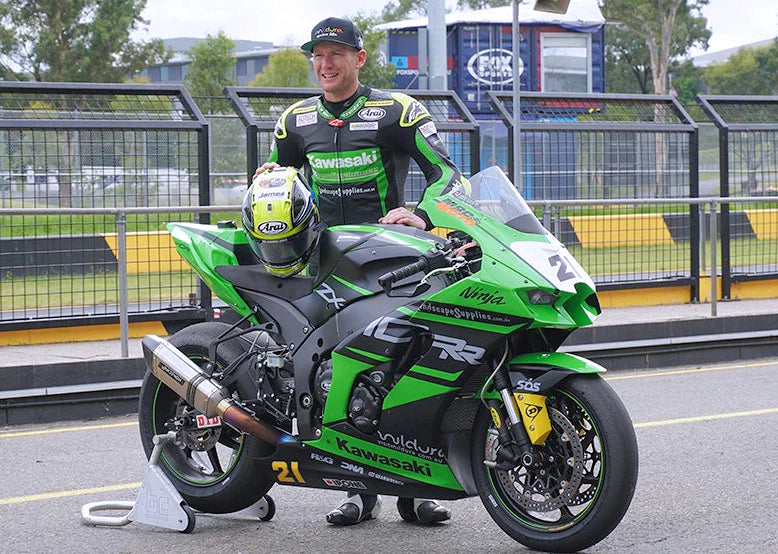 Escape de titanio y silenciador de fibra de carbono Vandemon Performance para Kawasaki ZX10R y ZX10RR (2011-2024)