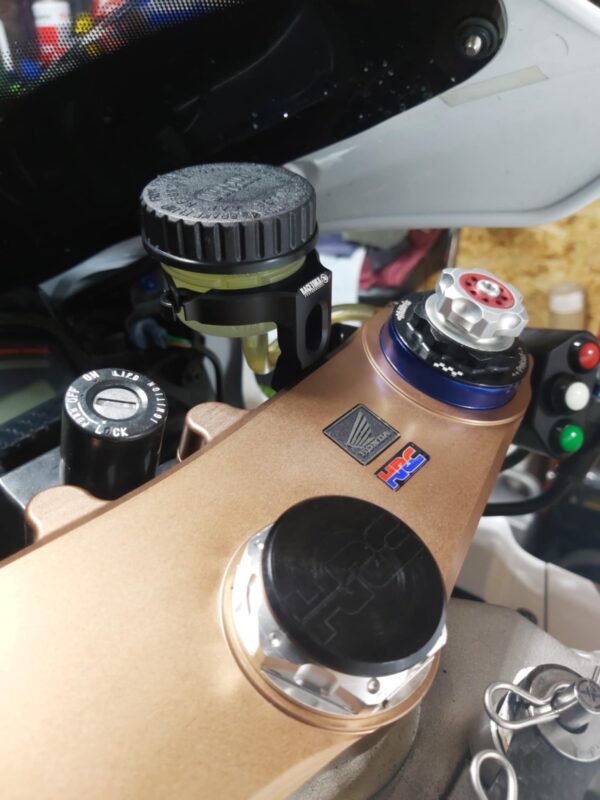 Racetorx triple clamp mounted 30cm reservoir bracket
