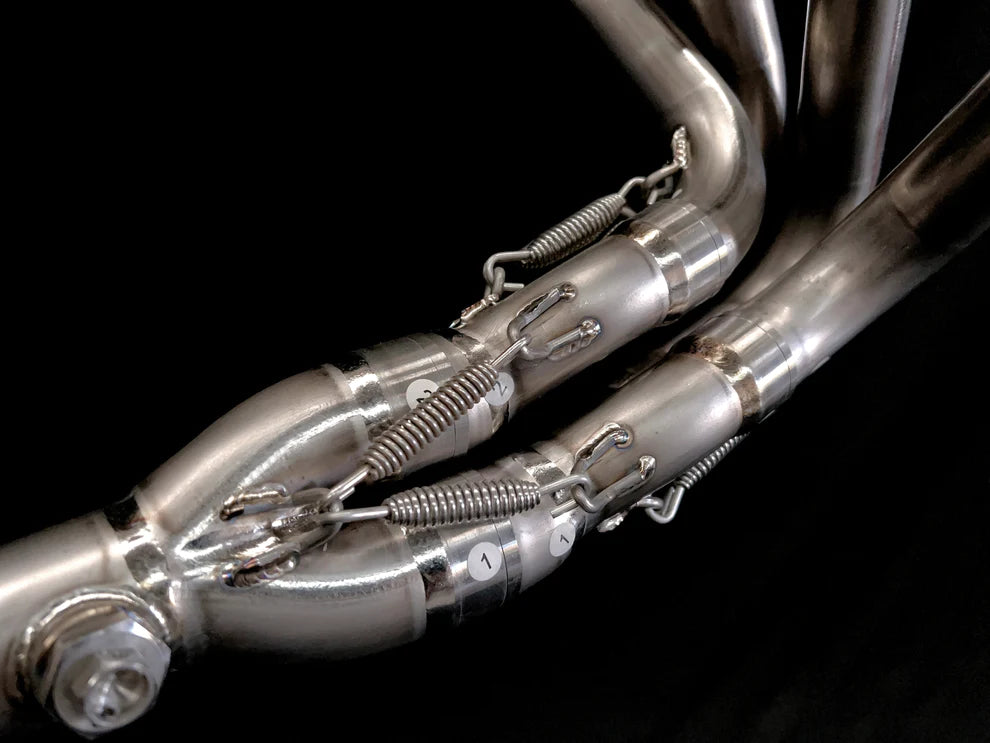 Sistema de escape de competición de titanio con montaje lateral Vandemon Performance para Kawasaki ZX-4RR