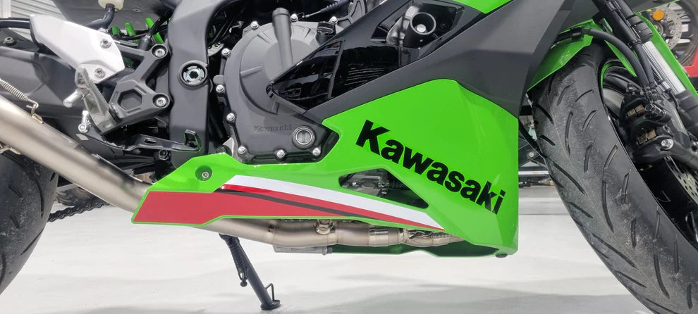 Sistema de escape de competición de titanio con montaje lateral Vandemon Performance para Kawasaki ZX-4RR