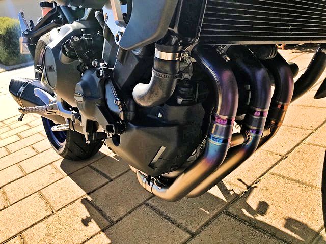 Escape de titanio y silenciador de fibra de carbono Vandemon Performance para Yamaha MT09 FZ09 XSR900 (2014-2020) 
