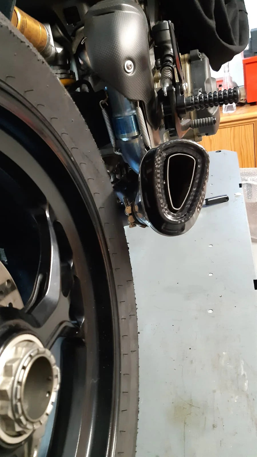 Kit de escape Vandemon Performance para Ducati Panigale V4S y V4R de titanio (2018-20)
