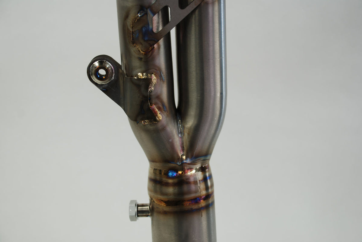 Escape de titanio con eliminador de catalizador LINK R1 de Graves Motorsports para Yamaha R1 (2009-2014) 