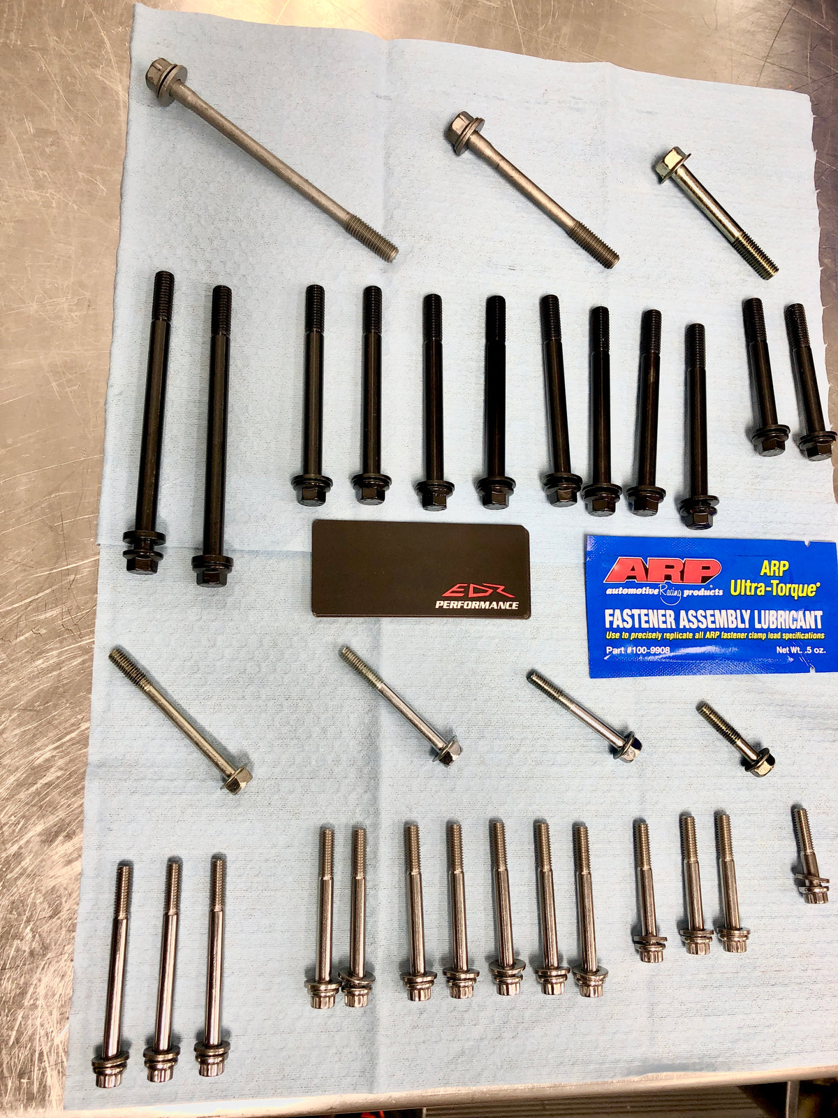 EDR Performance main bearing and crankcase bolt kit for the 2006+ R6 contains 53 pcs.