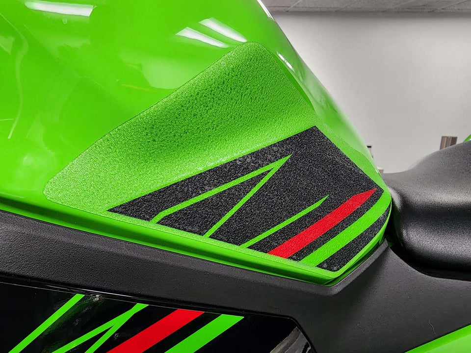 Kawasaki ZX-4RR Tank Grip – EDR Performance