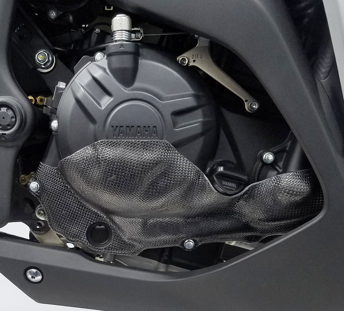 Cubierta de caja de embrague lateral derecha de carbono y kevlar para Yamaha R3, aprobada por Moto America